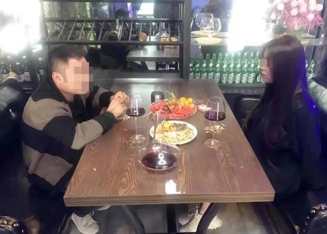 TVT体育网恋奔现女方连喝7杯单价千元饮品 男子吓出一身冷汗(图1)