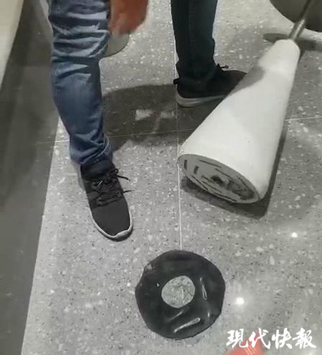 1岁娃碰倒奶茶店桌被砸骨折商家建议走司法途径处理(图5)