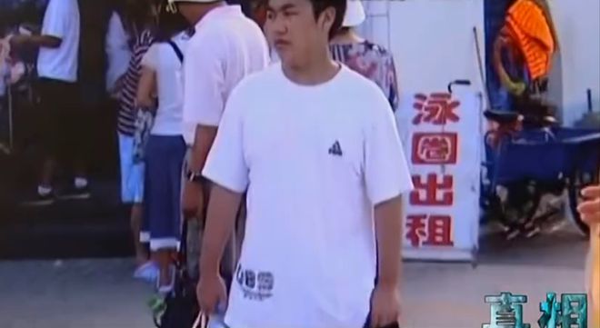 TVT体育app下载2009年16岁网瘾少年被父母送进神秘训练营12小时后离奇死(图2)